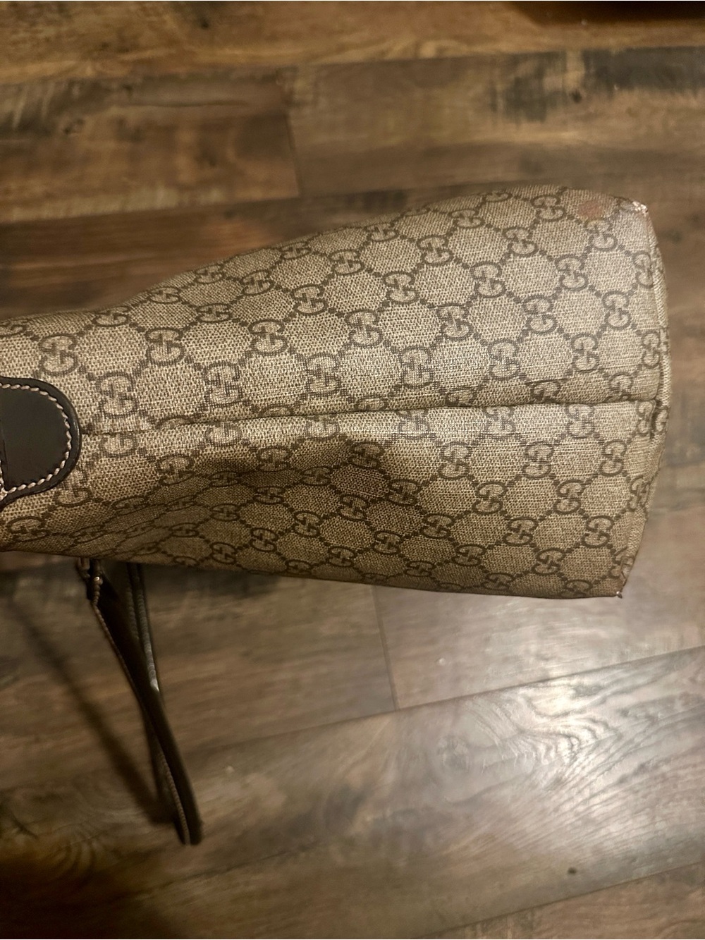 Gucci Beige GG Supreme Tote with Red Rose Heart Graphic - Picture 8 of 16